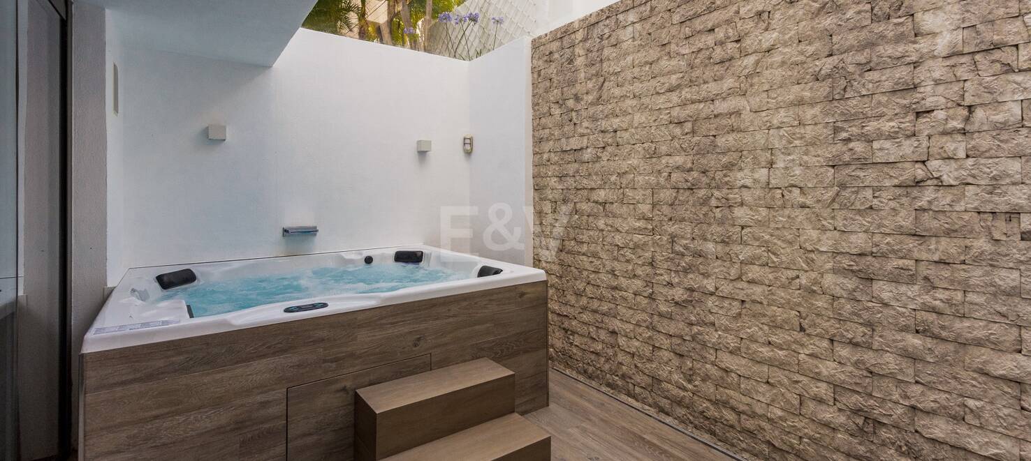 Second Line Beach Villa i Puente Romano