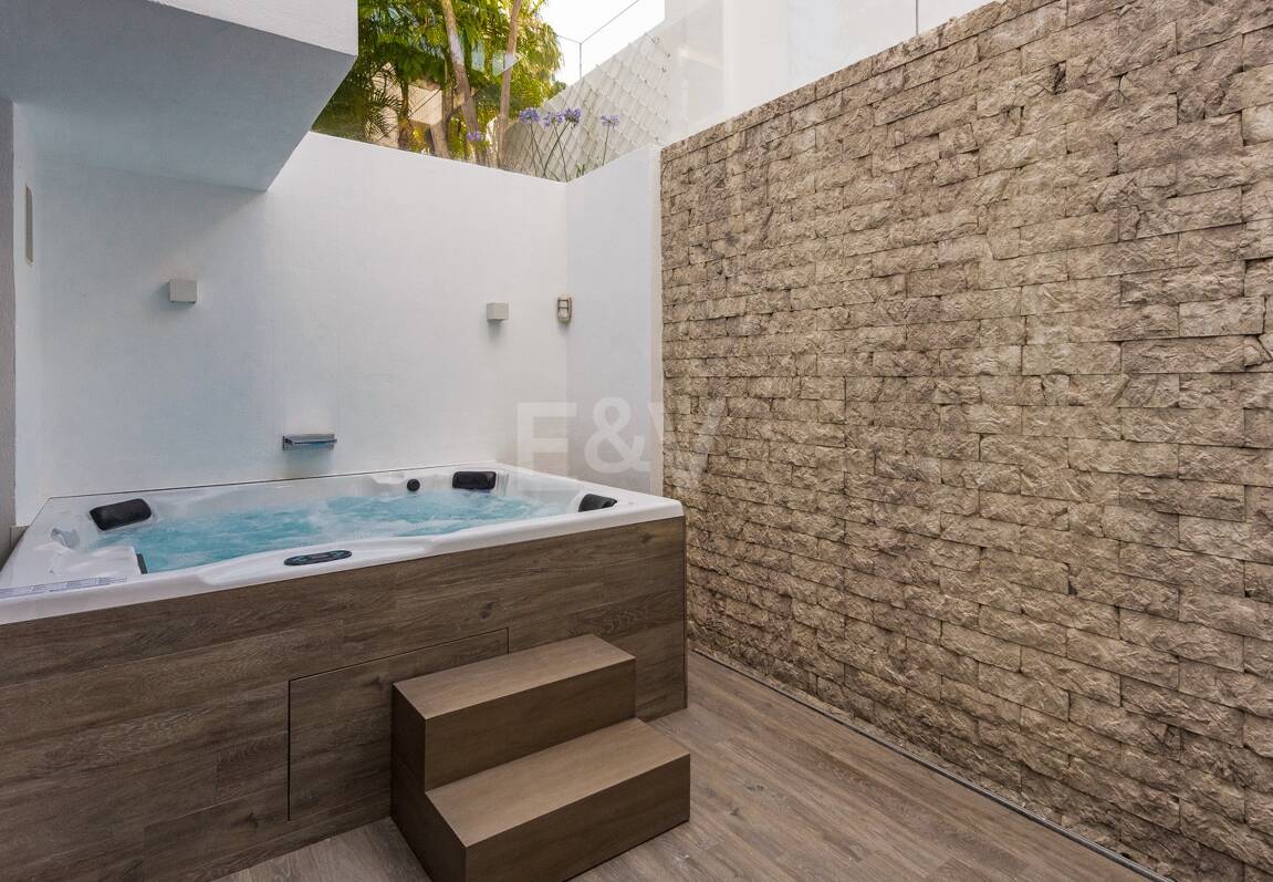 Second Line Beach Villa i Puente Romano