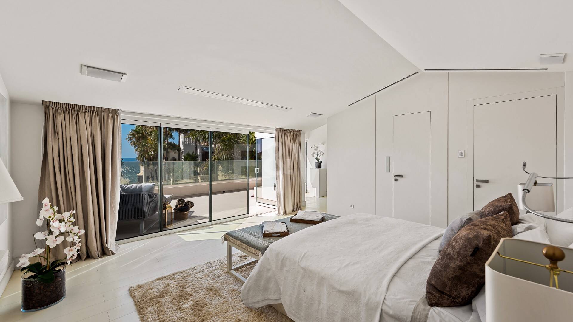 Strandvilla in zweiter Linie in Puente Romano