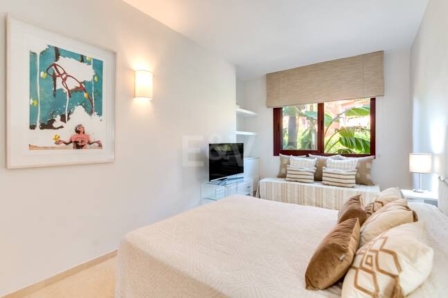 Splendid lägenhet på stranden med havsutsikt. Pris 4.000 € per vecka