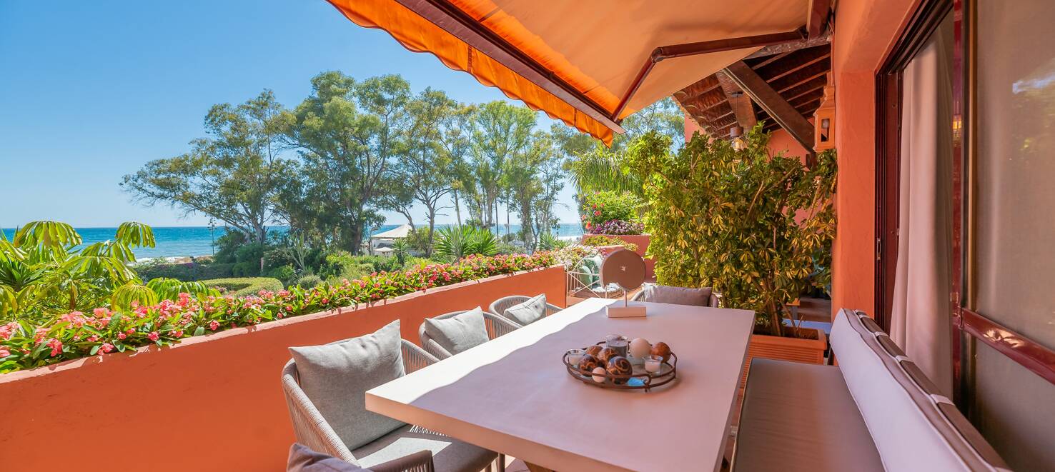 Magnifique appartement en bord de mer avec vue sur la mer. Prix 4.000€ par semaine