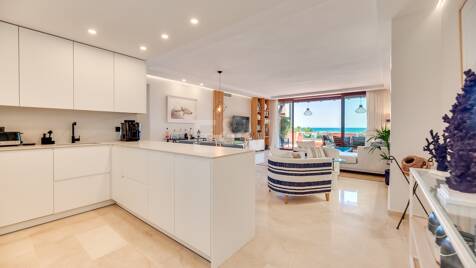 Magnifique appartement en bord de mer avec vue sur la mer. Prix 4.000€ par semaine