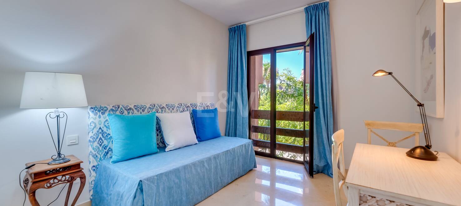 Magnifique appartement en bord de mer avec vue sur la mer. Prix 4.000€ par semaine