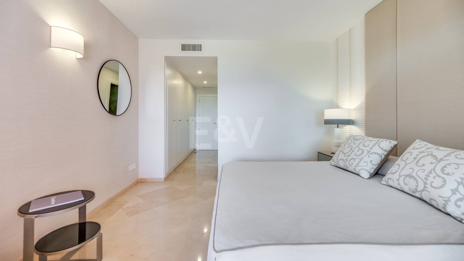 Magnifique appartement en bord de mer avec vue sur la mer. Prix 4.000€ par semaine