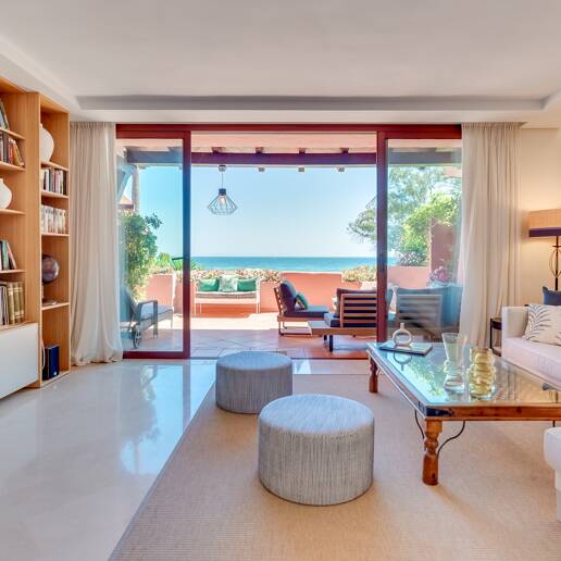 Magnifique appartement en bord de mer avec vue sur la mer. Prix 4.000€ par semaine