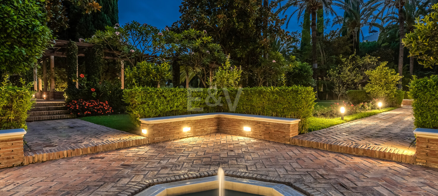 Exclusive apartment in the luxurious beachside complex of Don Gonzalo