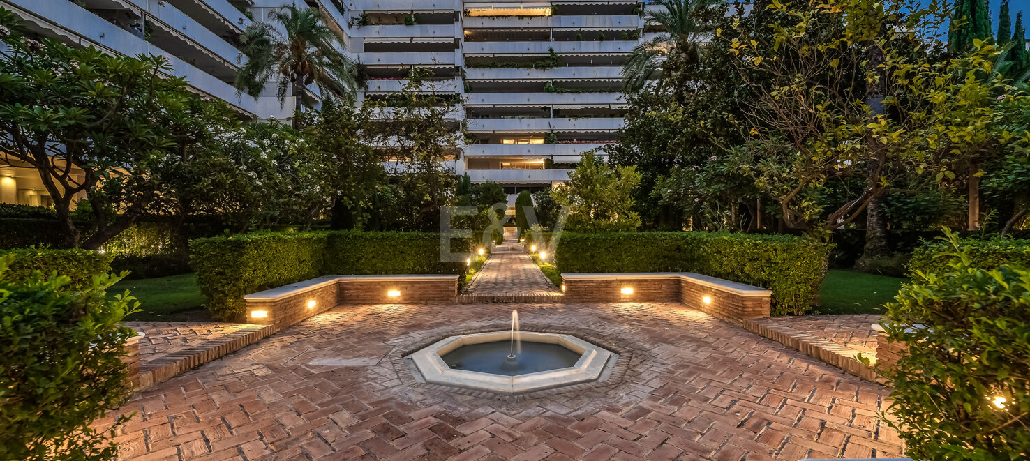 Exclusive apartment in the luxurious beachside complex of Don Gonzalo