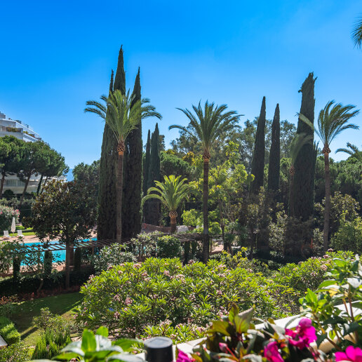 Exclusive apartment in the luxurious beachside complex of Don Gonzalo