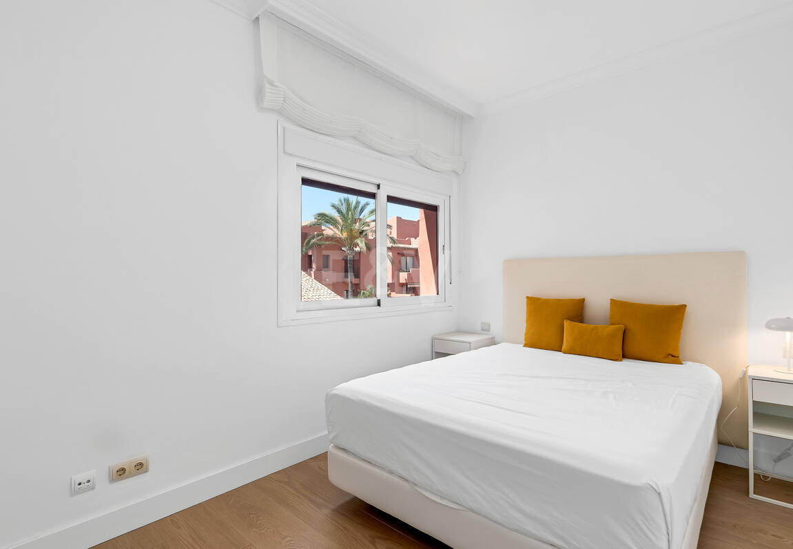 Fullt moderniserad Beachside Penthouse i Elviria