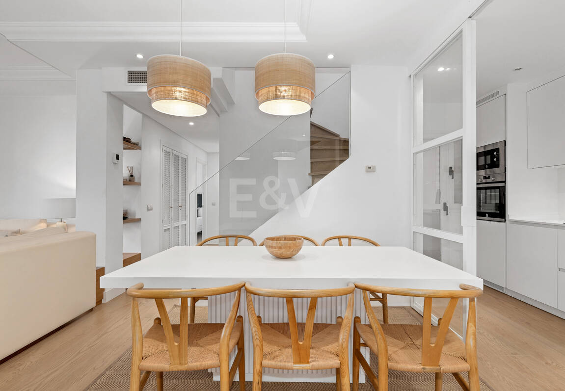 Fullt moderniserad Beachside Penthouse i Elviria