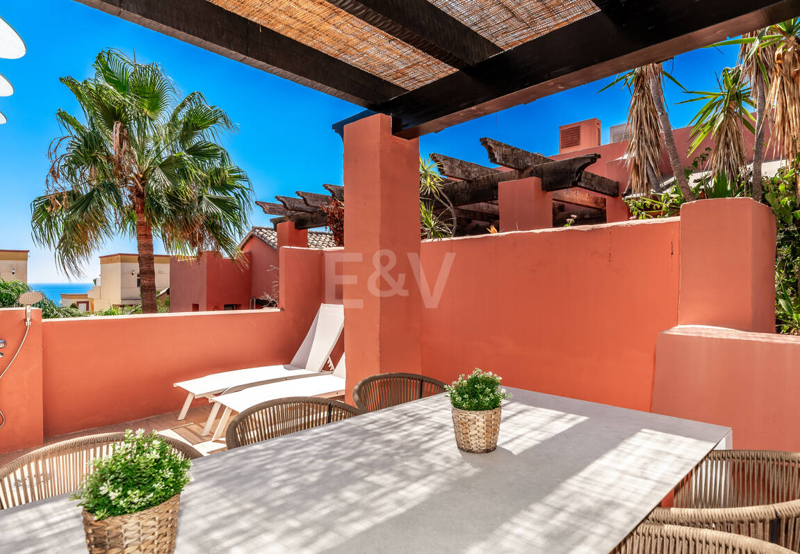 Fullt moderniserad Beachside Penthouse i Elviria
