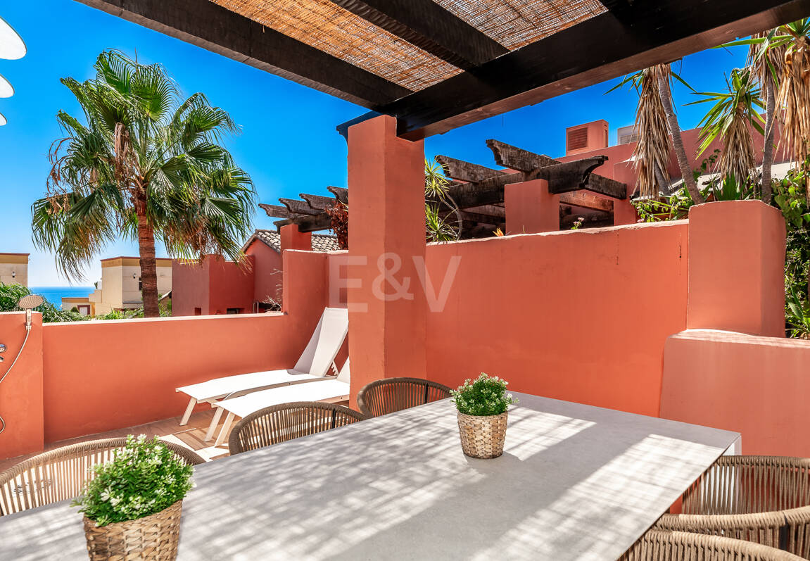 Fullt moderniserad Beachside Penthouse i Elviria