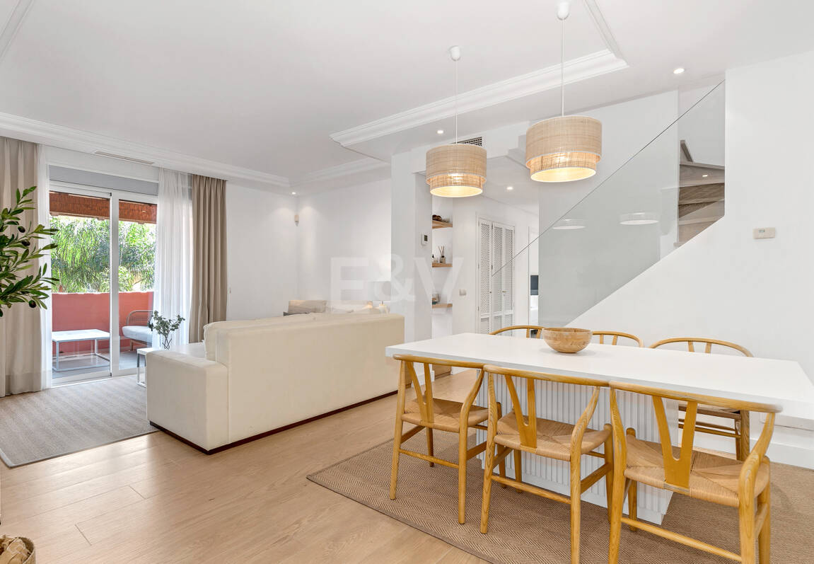 Fullt moderniserad Beachside Penthouse i Elviria