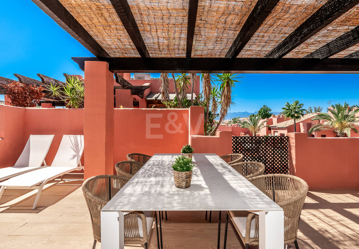 Fullt moderniserad Beachside Penthouse i Elviria