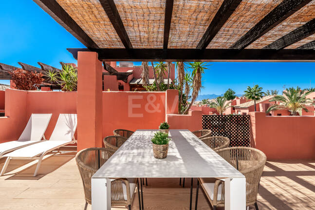 Fullt moderniserad Beachside Penthouse i Elviria