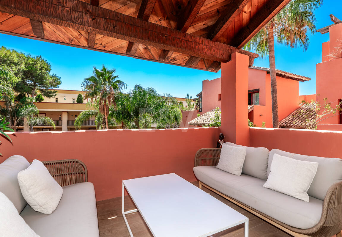 Fullt moderniserad Beachside Penthouse i Elviria