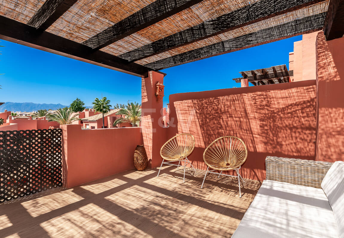 Fullt moderniserad Beachside Penthouse i Elviria