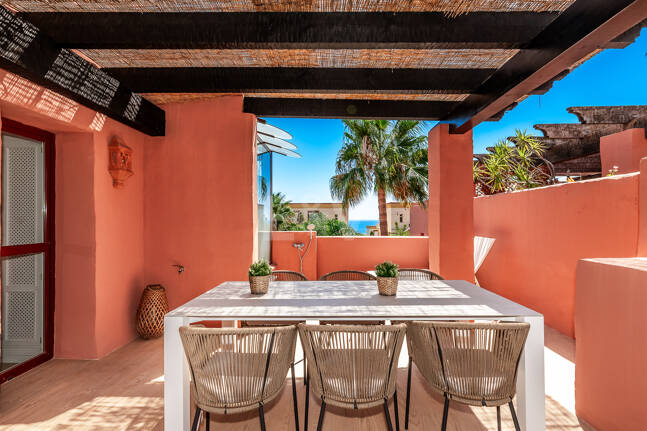 Fullt moderniserad Beachside Penthouse i Elviria