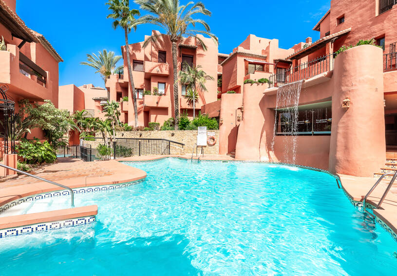 Fullt moderniserad Beachside Penthouse i Elviria