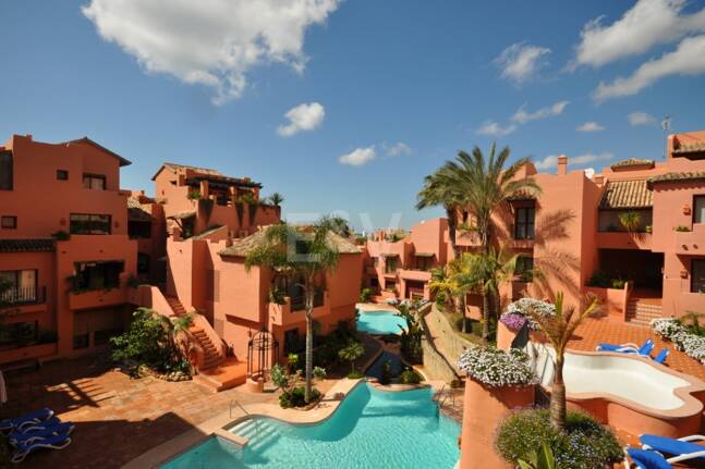 Fullt moderniserad Beachside Penthouse i Elviria