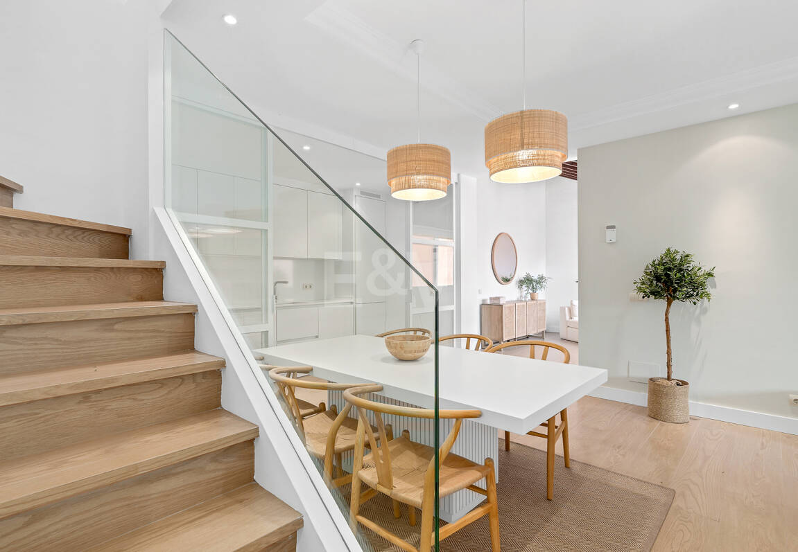 Fullt moderniserad Beachside Penthouse i Elviria