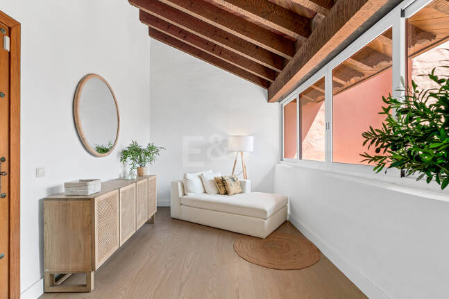 Fullt moderniserad Beachside Penthouse i Elviria