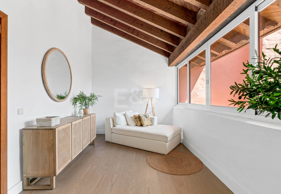 Fullt moderniserad Beachside Penthouse i Elviria