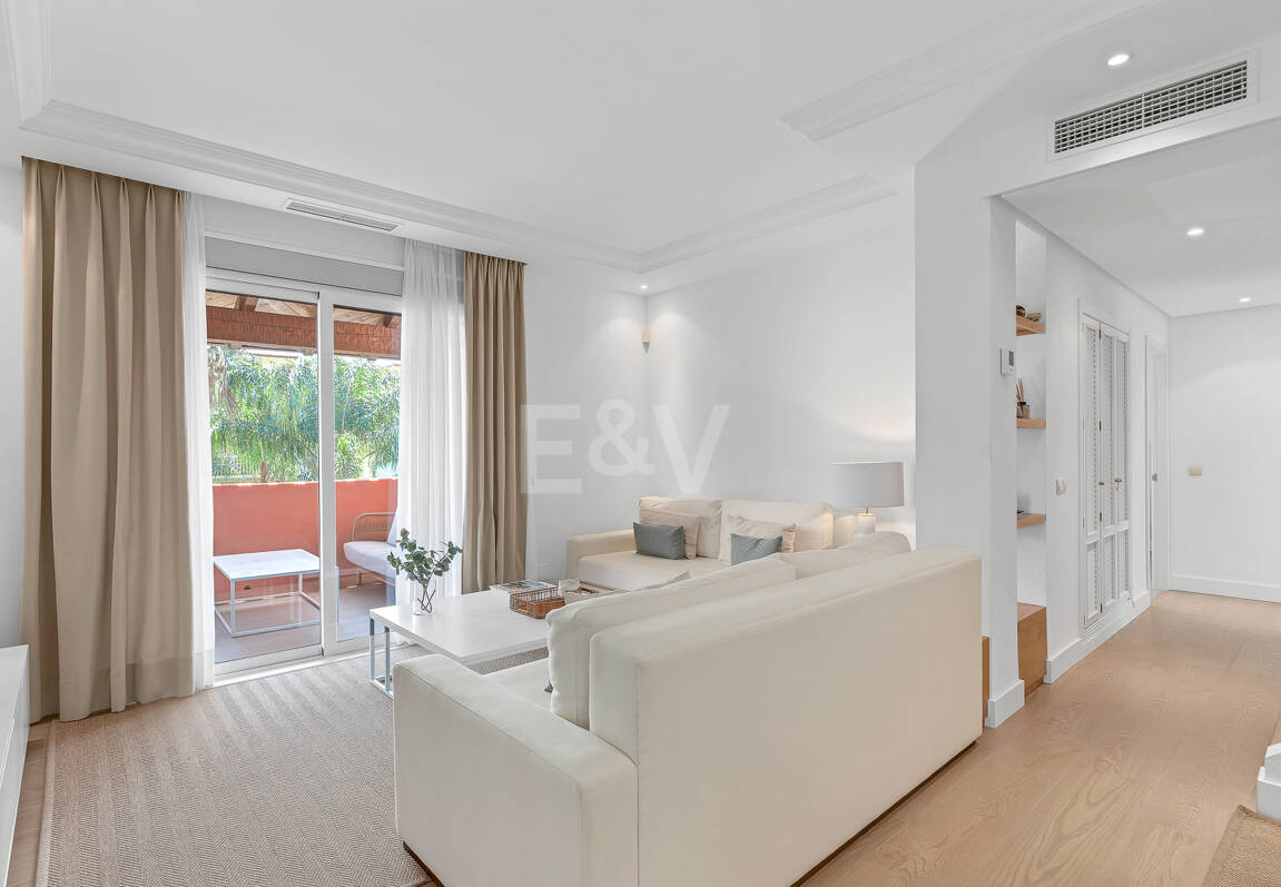 Fullt moderniserad Beachside Penthouse i Elviria