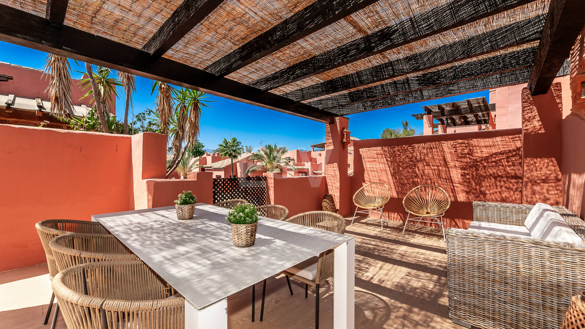 Fullt moderniserad Beachside Penthouse i Elviria