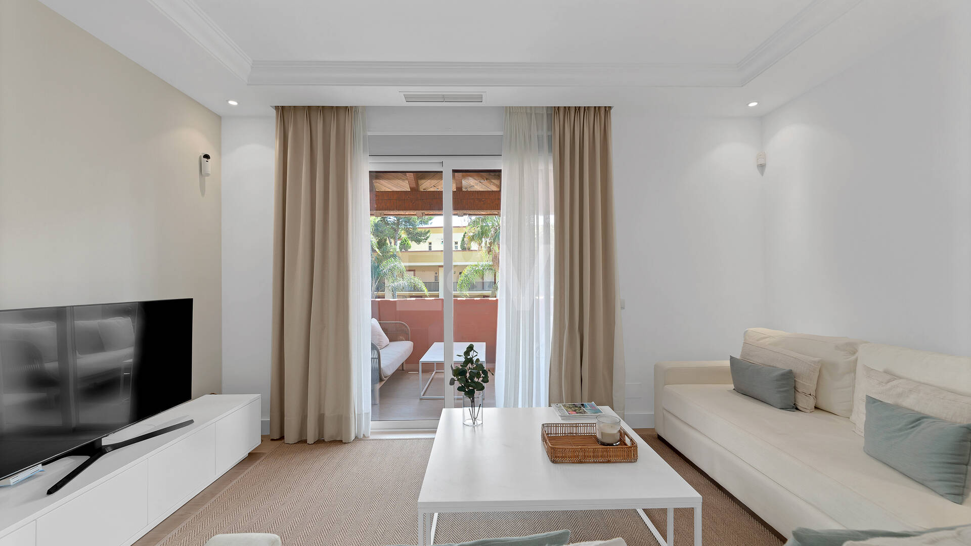 Fullt moderniserad Beachside Penthouse i Elviria