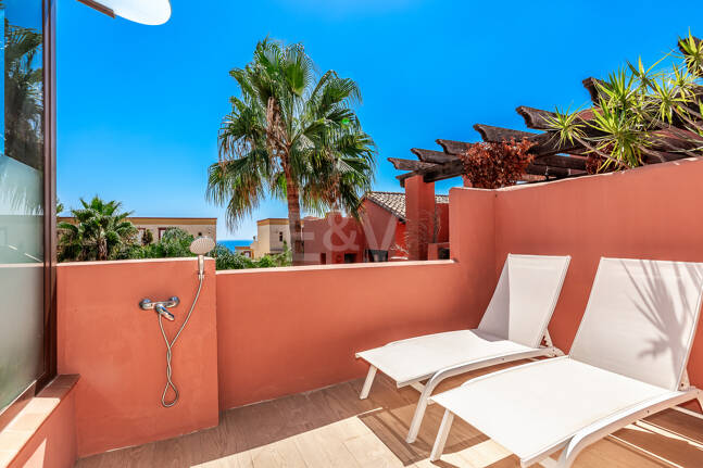 Fullt moderniserad Beachside Penthouse i Elviria