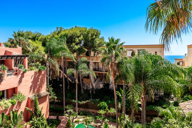 Fullt moderniserad Beachside Penthouse i Elviria