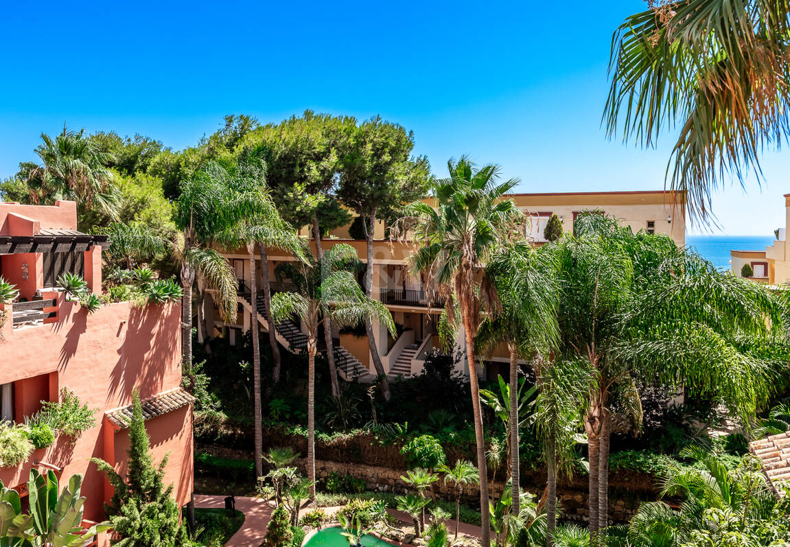 Fullt moderniserad Beachside Penthouse i Elviria