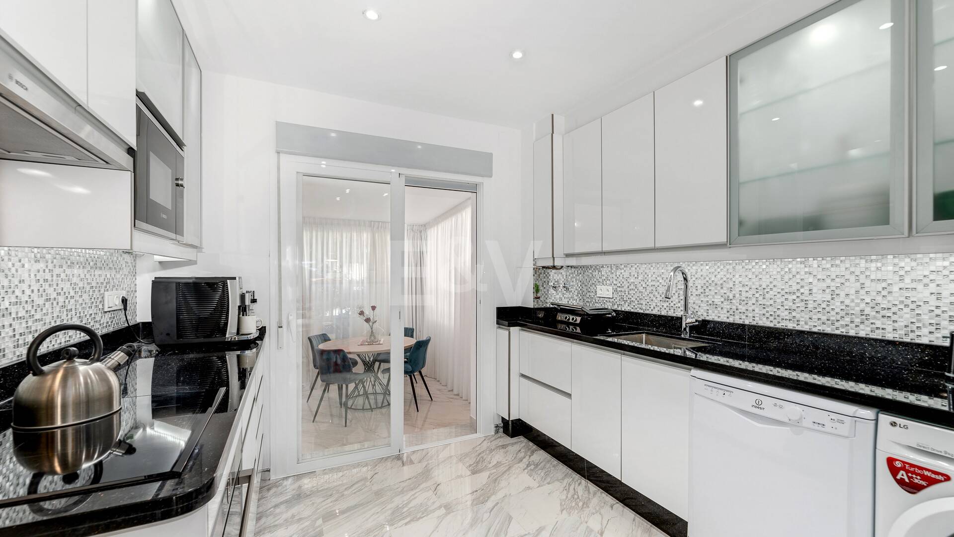 Apartament na parterze na sprzedaż w Marbella Golden Mile, Marbella (Wszystkie obszary)