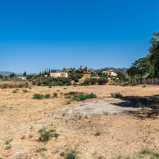 Grundstück in bester Lage mit Meerblick in Elviria