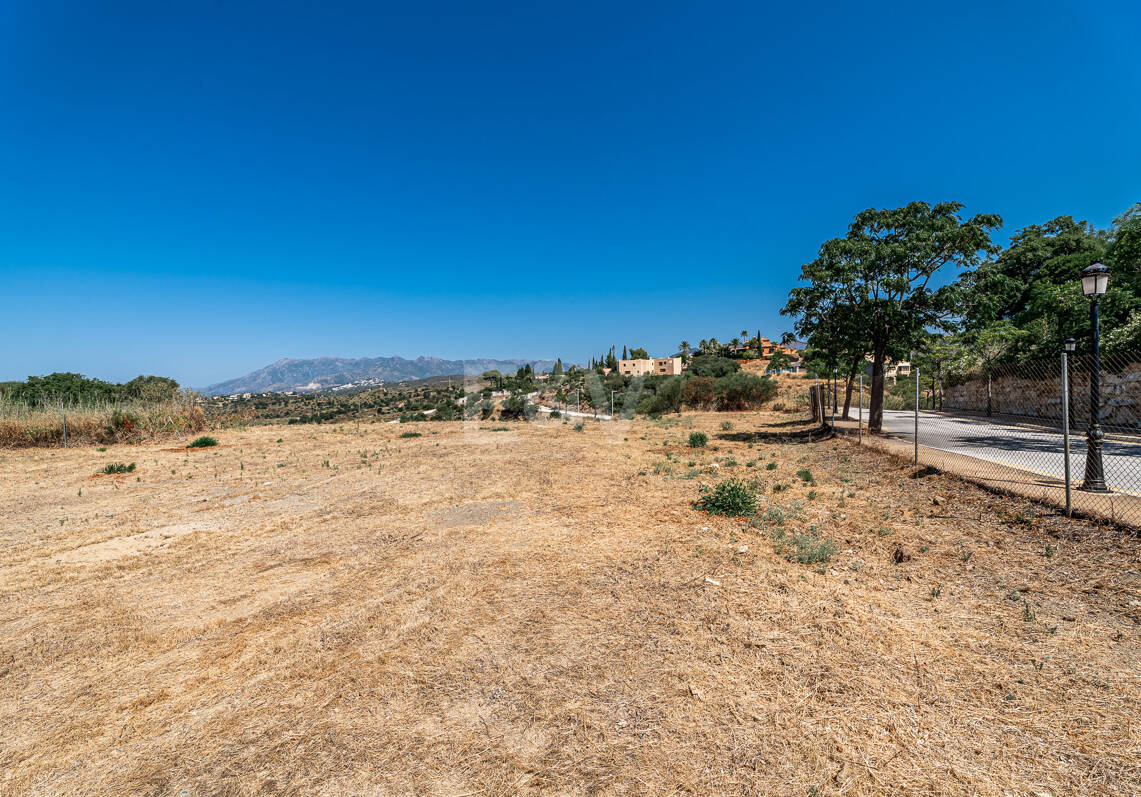 Emplacement privilégié avec projet de villa moderne avec vue sur la mer