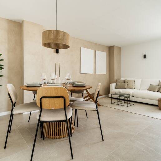 Stylish duplex penthouse in gated community near Puerto Banús