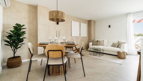 Stylish duplex penthouse in gated community near Puerto Banús