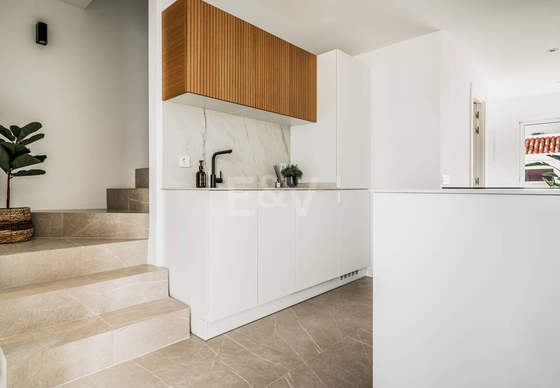 Penthouse duplex élégant dans une communauté fermée près de Puerto Banús