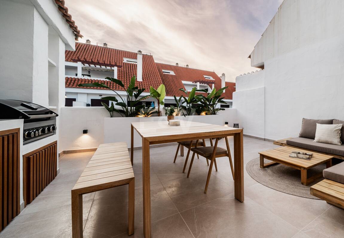 Penthouse duplex élégant dans une communauté fermée près de Puerto Banús