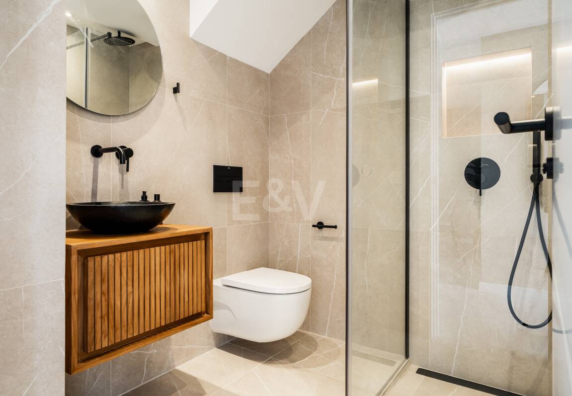 Penthouse duplex élégant dans une communauté fermée près de Puerto Banús