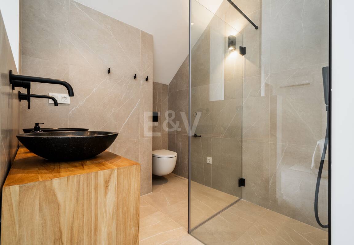 Penthouse duplex élégant dans une communauté fermée près de Puerto Banús