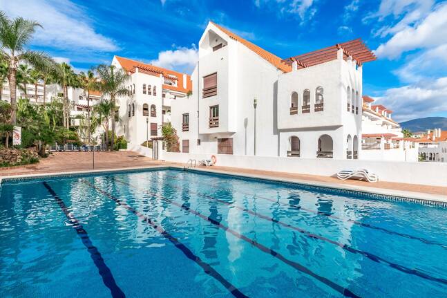 Penthouse duplex élégant dans une communauté fermée près de Puerto Banús