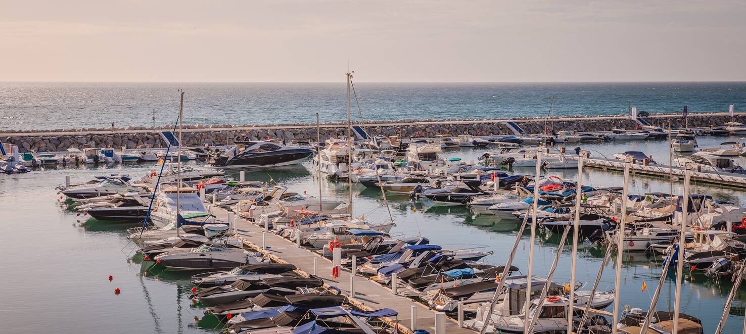 Lyxig Waterfront Duplex Penthouse i Puerto Banus med utsikt över hamnen