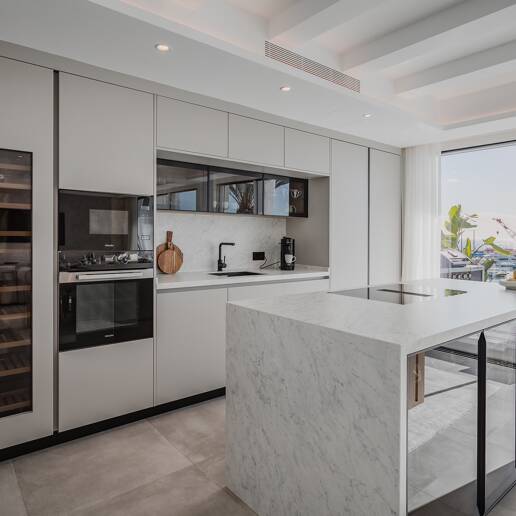 Lyxig Waterfront Duplex Penthouse i Puerto Banus med utsikt över hamnen