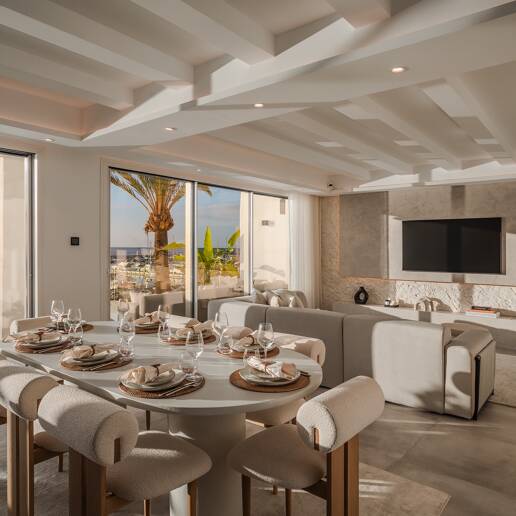 Lyxig Waterfront Duplex Penthouse i Puerto Banus med utsikt över hamnen
