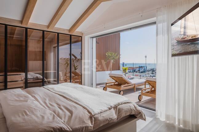 Lyxig Waterfront Duplex Penthouse i Puerto Banus med utsikt över hamnen