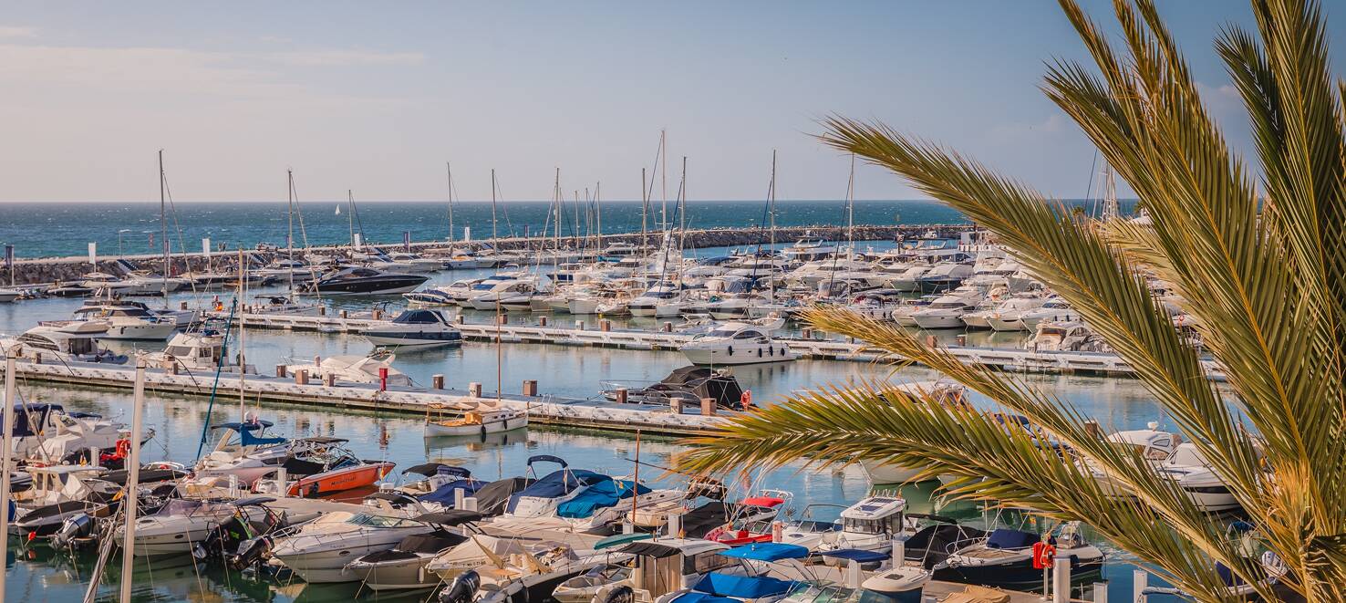 Lyxig Waterfront Duplex Penthouse i Puerto Banus med utsikt över hamnen