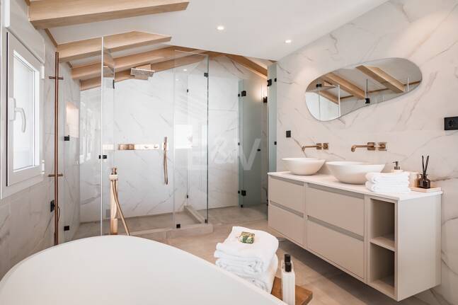 Lyxig Waterfront Duplex Penthouse i Puerto Banus med utsikt över hamnen