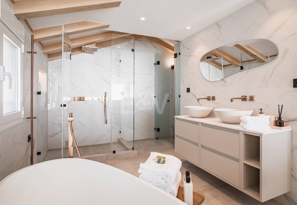 Lyxig Waterfront Duplex Penthouse i Puerto Banus med utsikt över hamnen